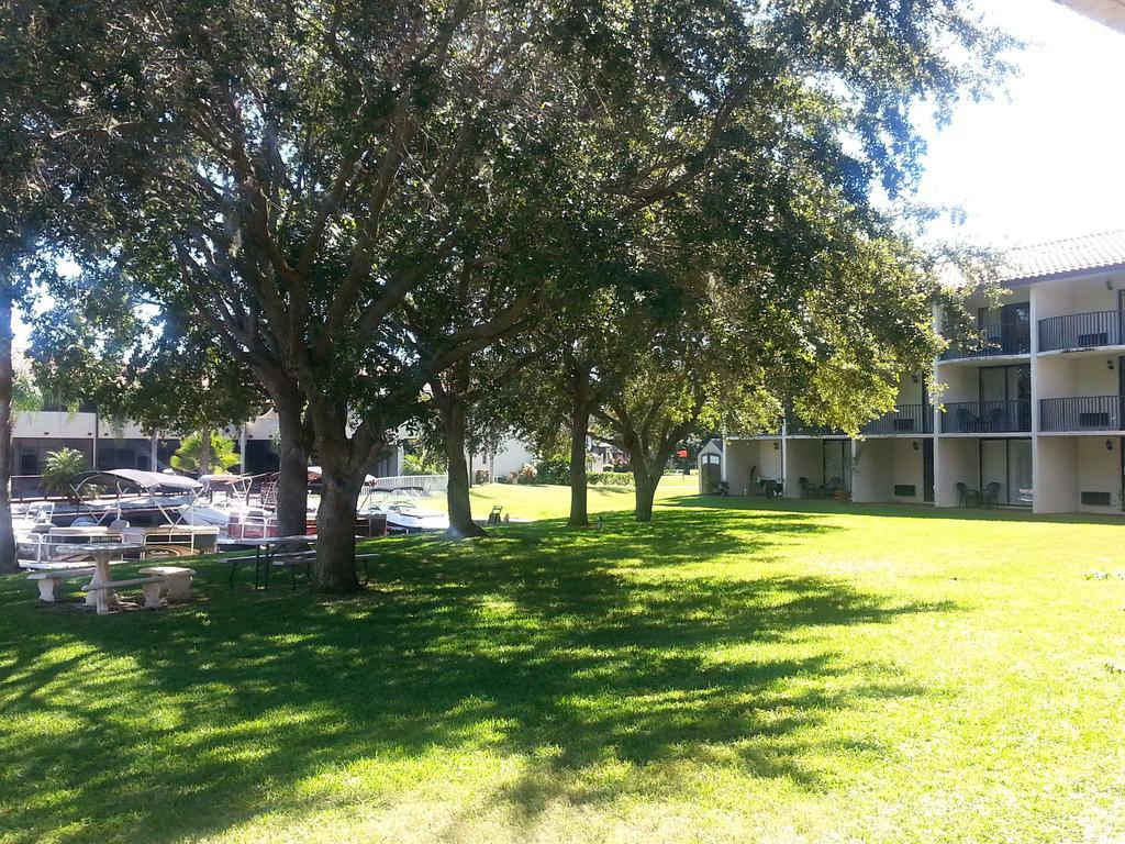 Vista Inn Lake Tarpon Palm Harbor Exteriör bild