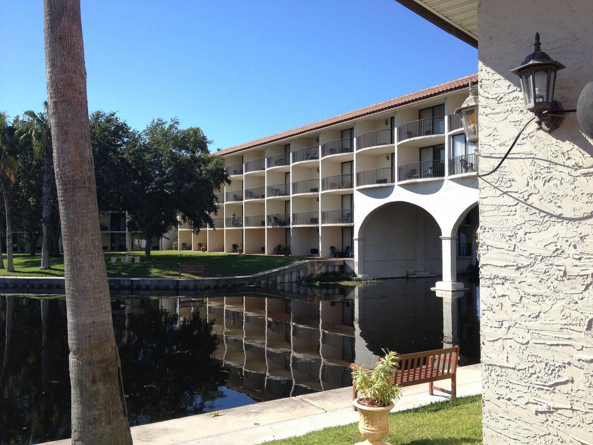 Vista Inn Lake Tarpon Palm Harbor Exteriör bild