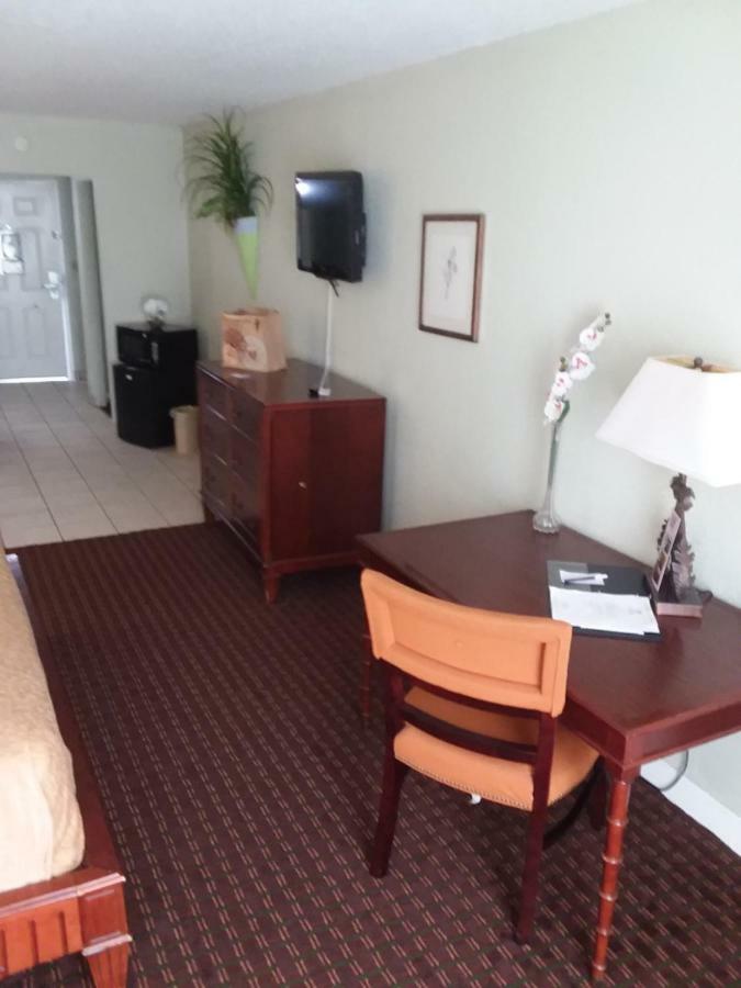 Vista Inn Lake Tarpon Palm Harbor Exteriör bild